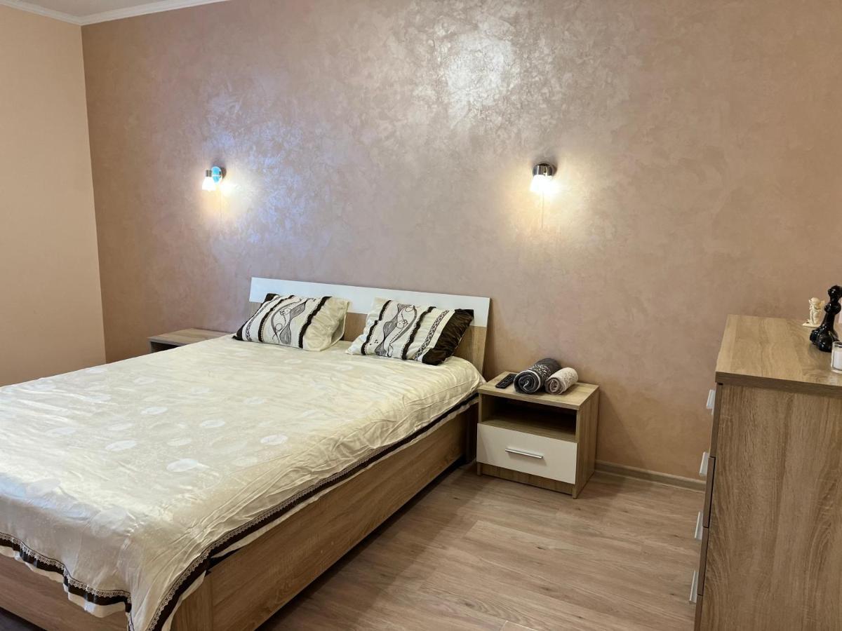 Apartaments Sichovyh Strilciv 68A Ивано-Франкивск Екстериор снимка