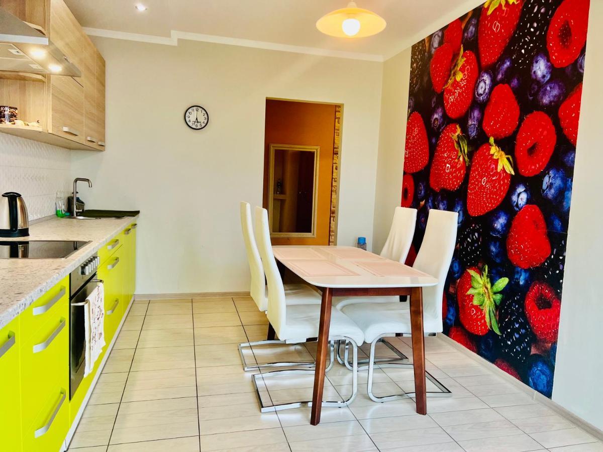 Apartaments Sichovyh Strilciv 68A Ивано-Франкивск Екстериор снимка