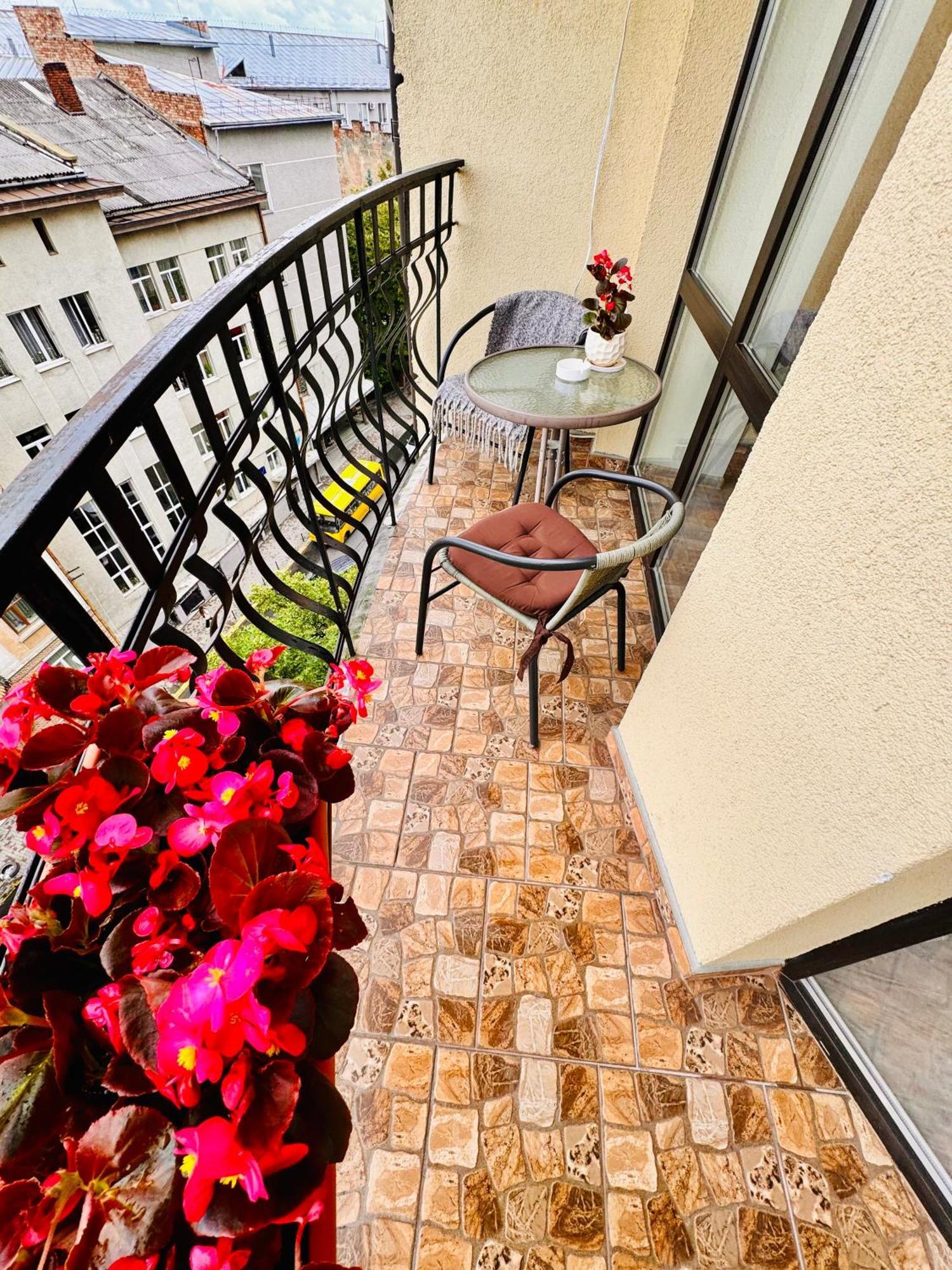 Apartaments Sichovyh Strilciv 68A Ивано-Франкивск Екстериор снимка
